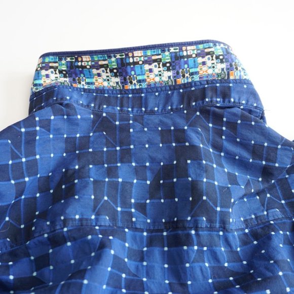 **SOLD** Robert Graham | Flip Collar/Sleeve Blue Shirt - Picture 7 of 8